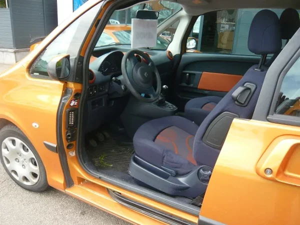 PEUGEOT 1007 – Image 2